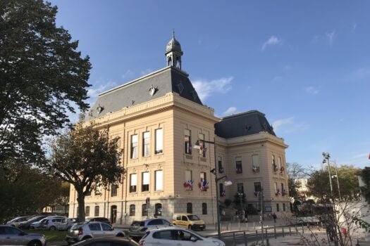 Photo de la mairie de Villefranche sur Saône pour illustrer l'article sur Habiter à Villefranche sur Saône
