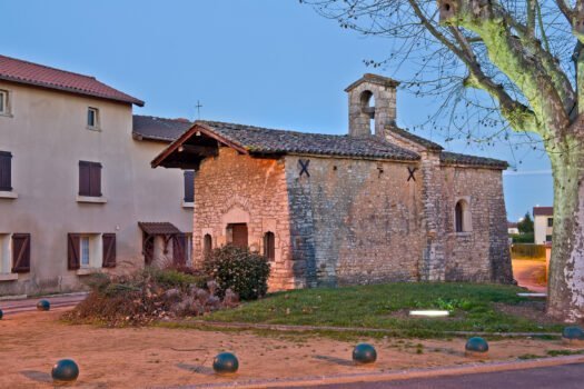 Photo de l'église de Quincieux qui se trouve dans le Rhône