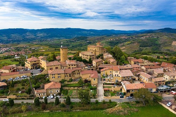 Oingt, village médiéval pittoresque au cœur du Beaujolais